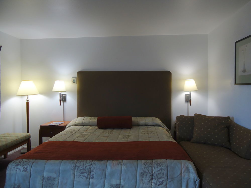 Maple Inn And Suites Los Banos Exterior foto